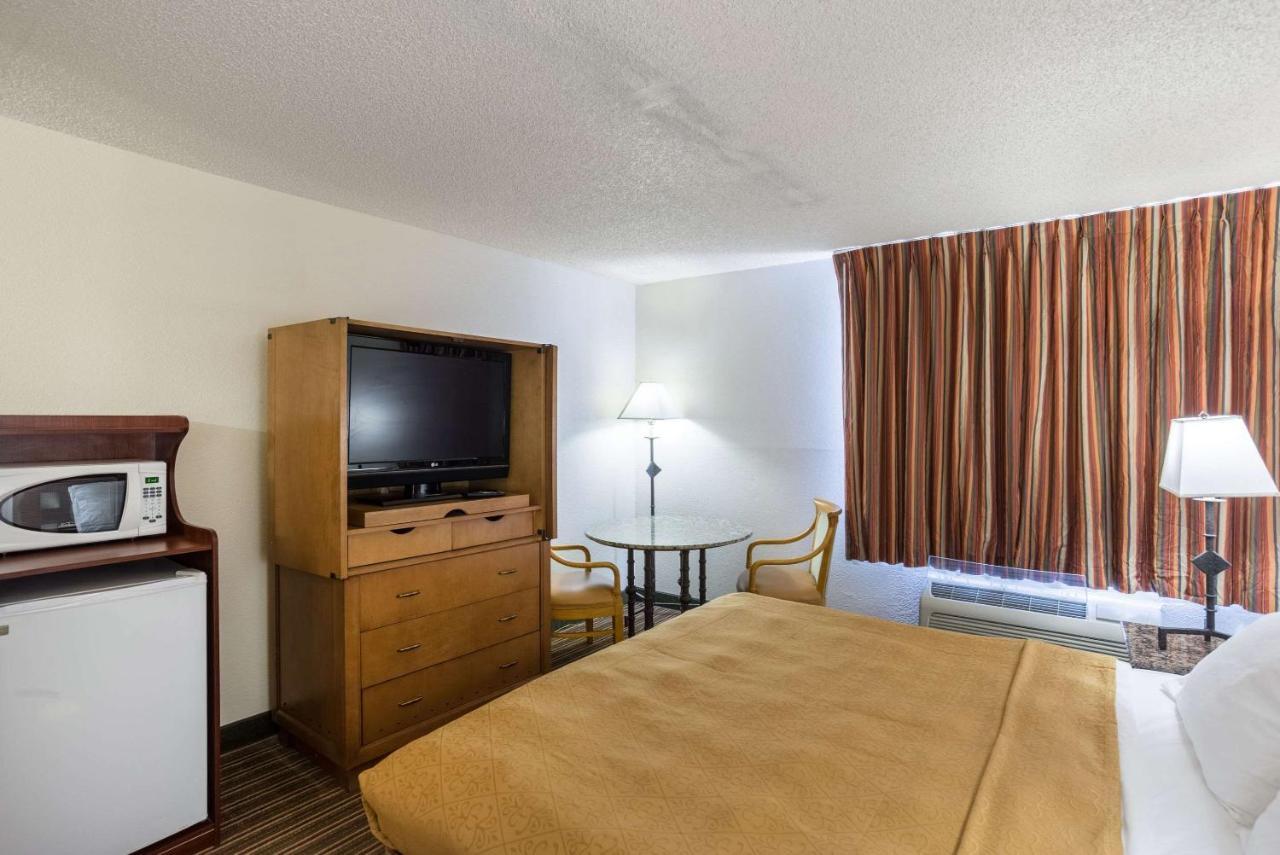 Hotel Bluestone Inn Eloy -Каса-Гранде Экстерьер фото